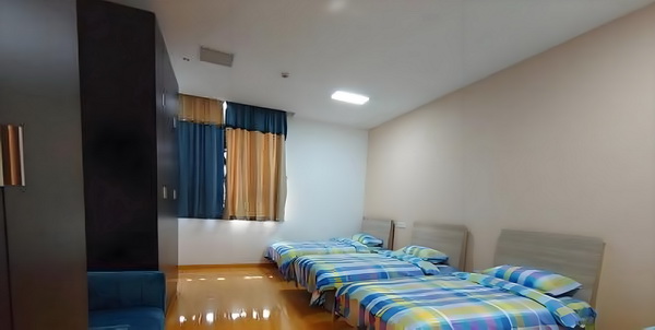 驭蛇小姐秒擒冷美男